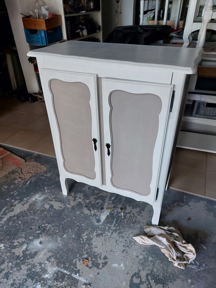 MEUBLE DE RANGEMENT BLANC ET BEIGE 20 Verri�res (10)