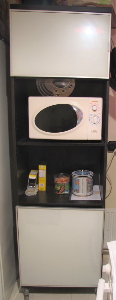 MEUBLE de rangement ? 40 �
En parfait �tat
Compositions : P 40 Ch�tenay-Malabry (92)