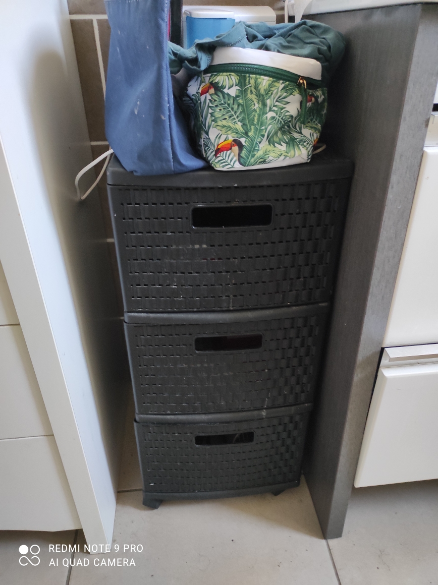 Meuble de rangement en plastique noir 5 Saint-Genis-Pouilly (01)