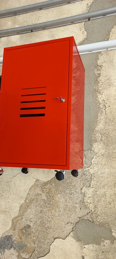 MEUBLE de RANGEMENT fer sur   ROULETTES 0 Rive-de-Gier (42)