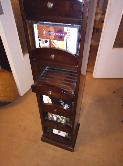 Meuble rangement CD DVD 
30 Nogent-sur-Marne (94)