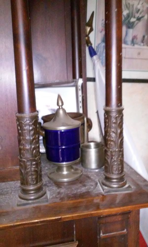 meuble NEO RENNAISSANCE 2 corps , 3portes , 2tiroirs 
r 0 Albert (80)