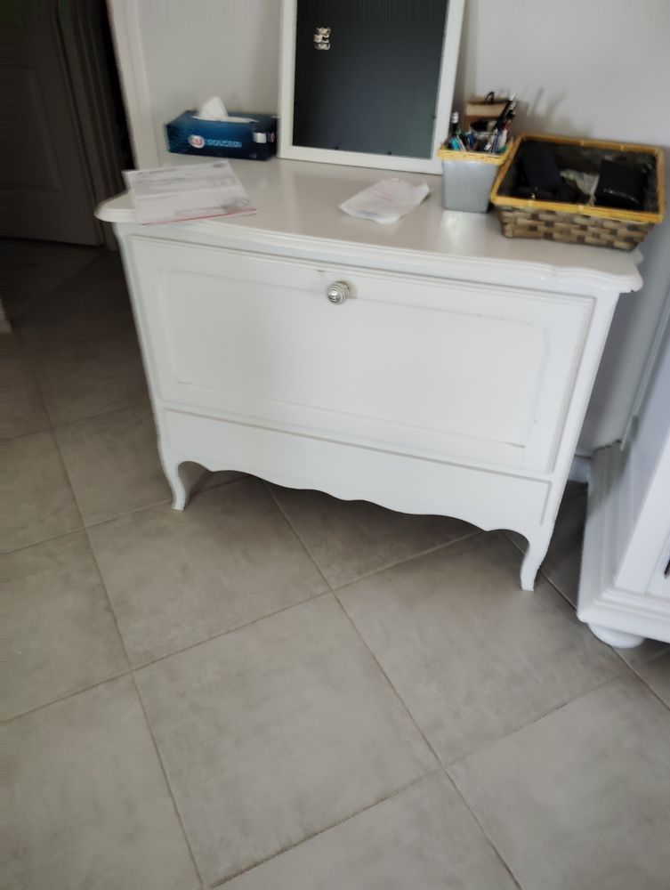 Meuble bar repeint 40 Le Crestet (07)