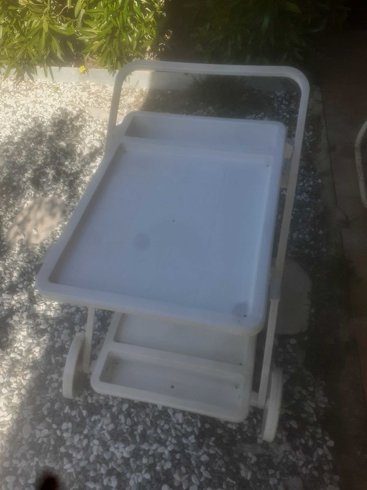 meuble bar sur roulettes 20 Carqueiranne (83)