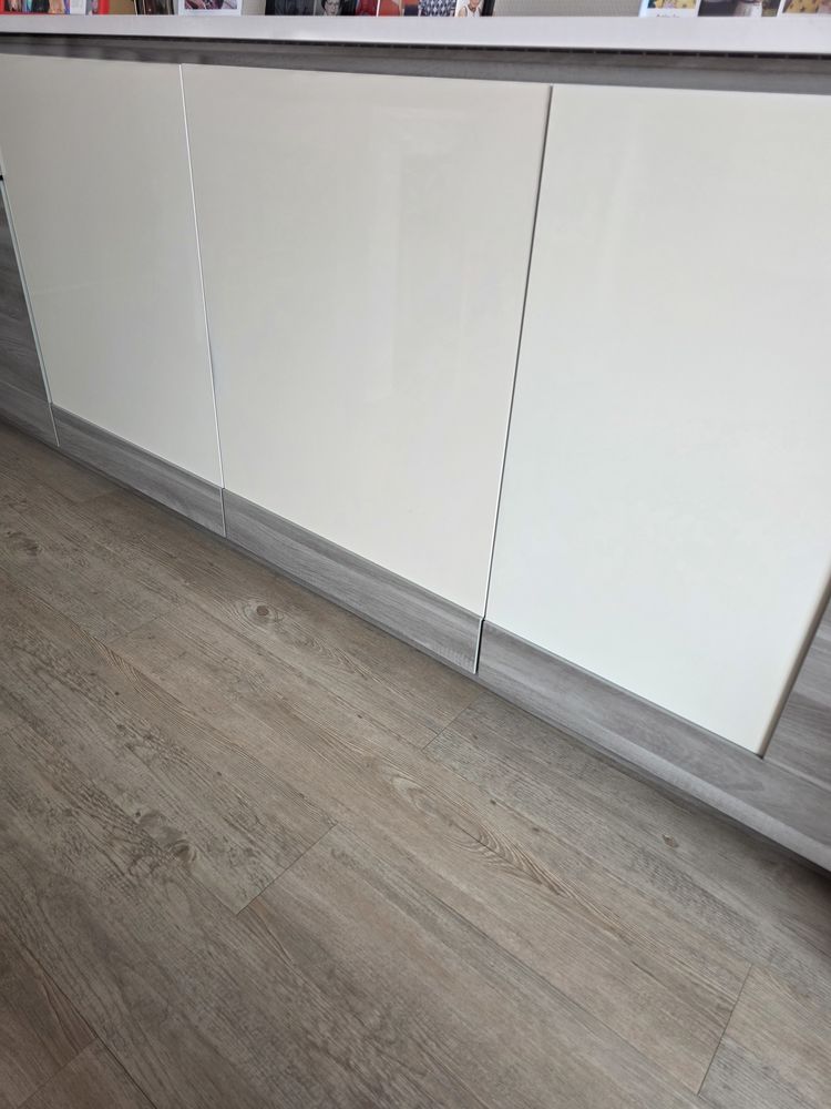 Meuble de sale � mang� tre� bon etat  4 ported et 1 tiroir 150 Chasseneuil-sur-Bonnieure (16)