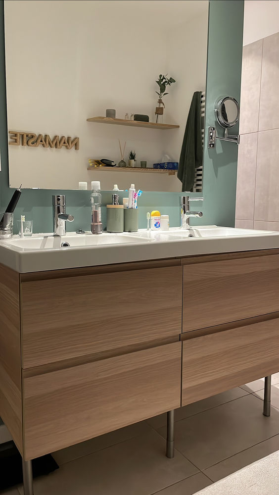 meuble de salle de bain+ vasque+grand miroir +seche serviett 300 La Gaude (06)