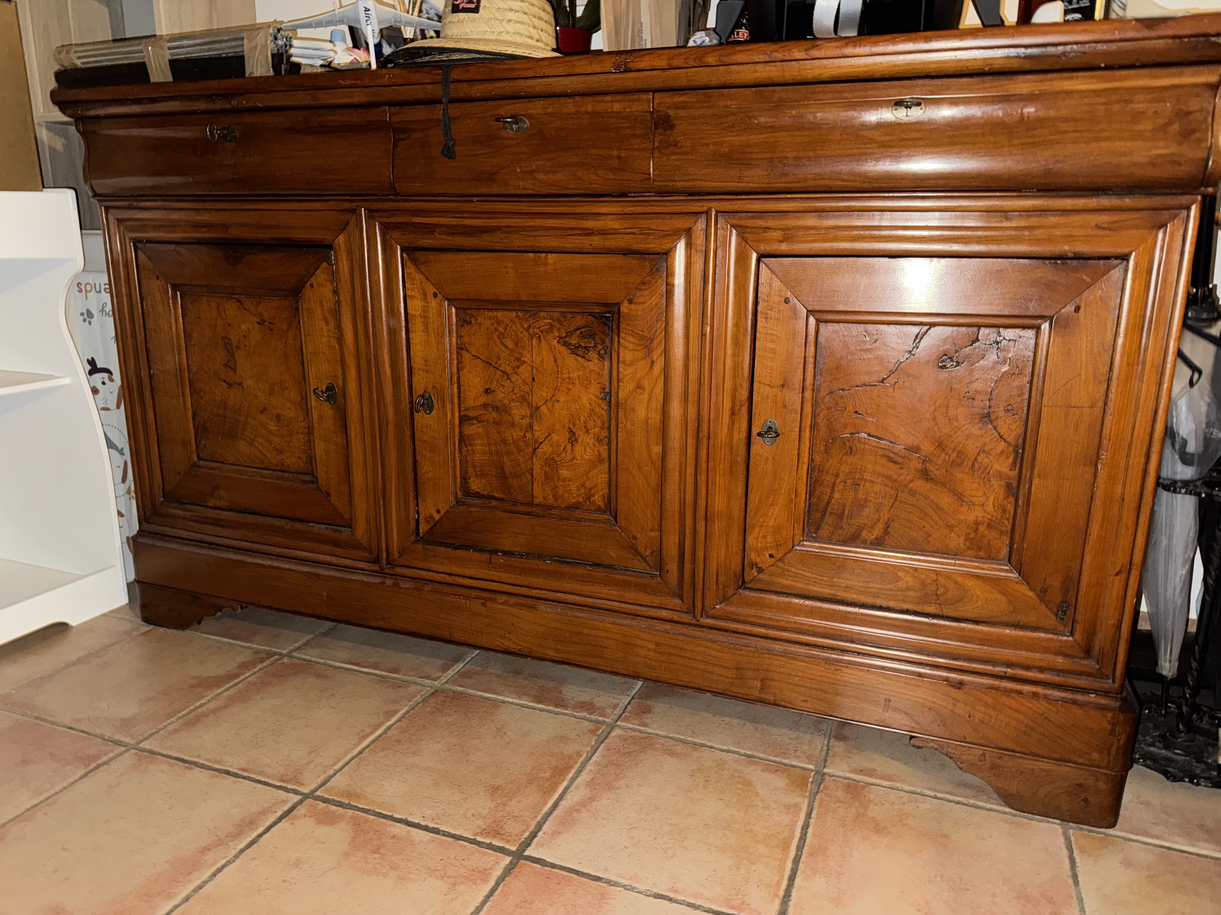 meuble de salon avec 3 portes et 3 tiroirs. 300 Dompierre-sur-Yon (85)