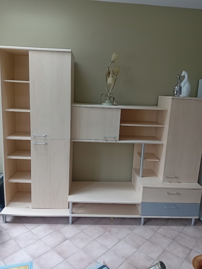 Meuble salon / salle � manger
notice de montage 102 Montigny-l�s-Cormeilles (95)