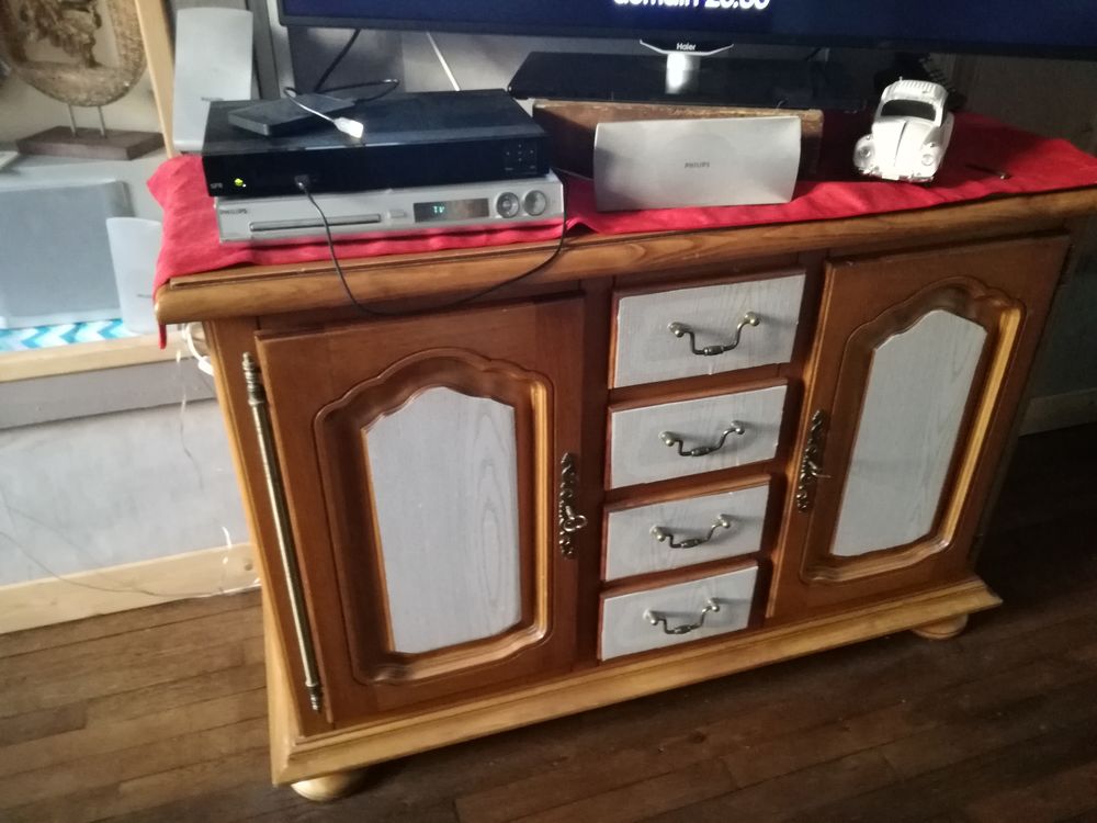 MEUBLE  SALON TRES BON ETAT 100 Moirans-en-Montagne (39)