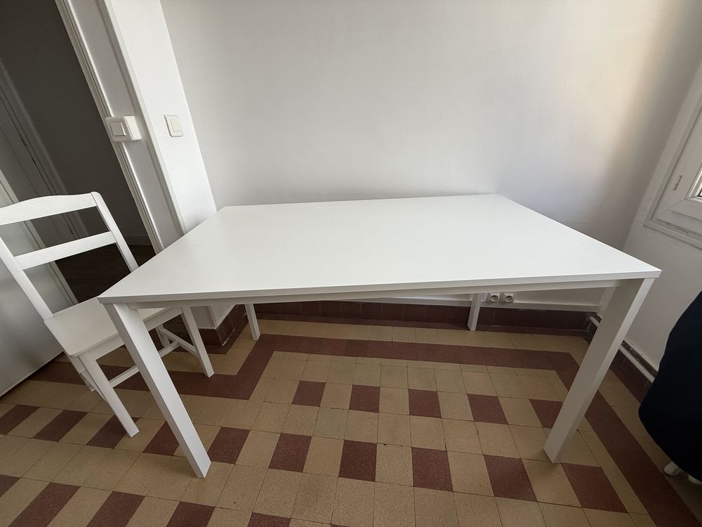 meuble tv + table et chaises 200 Vaucresson (92)