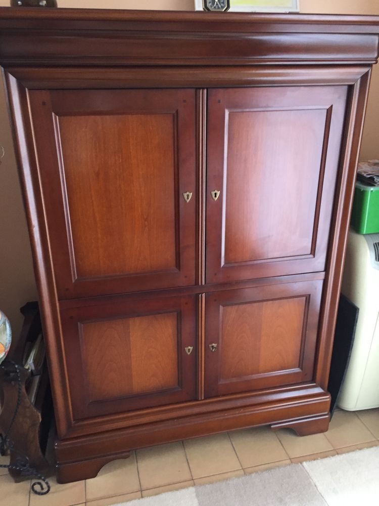 Meuble de t�l�, avec tableau tournant, et portes rabattantes 200 Argenteuil (95)