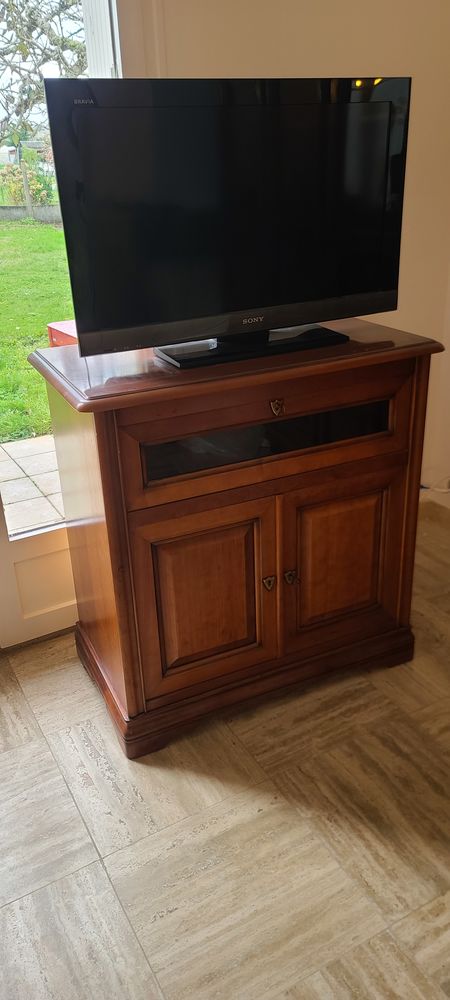 Meuble t�l� avec socle pivotant 0 Ouzouer-sur-Loire (45)