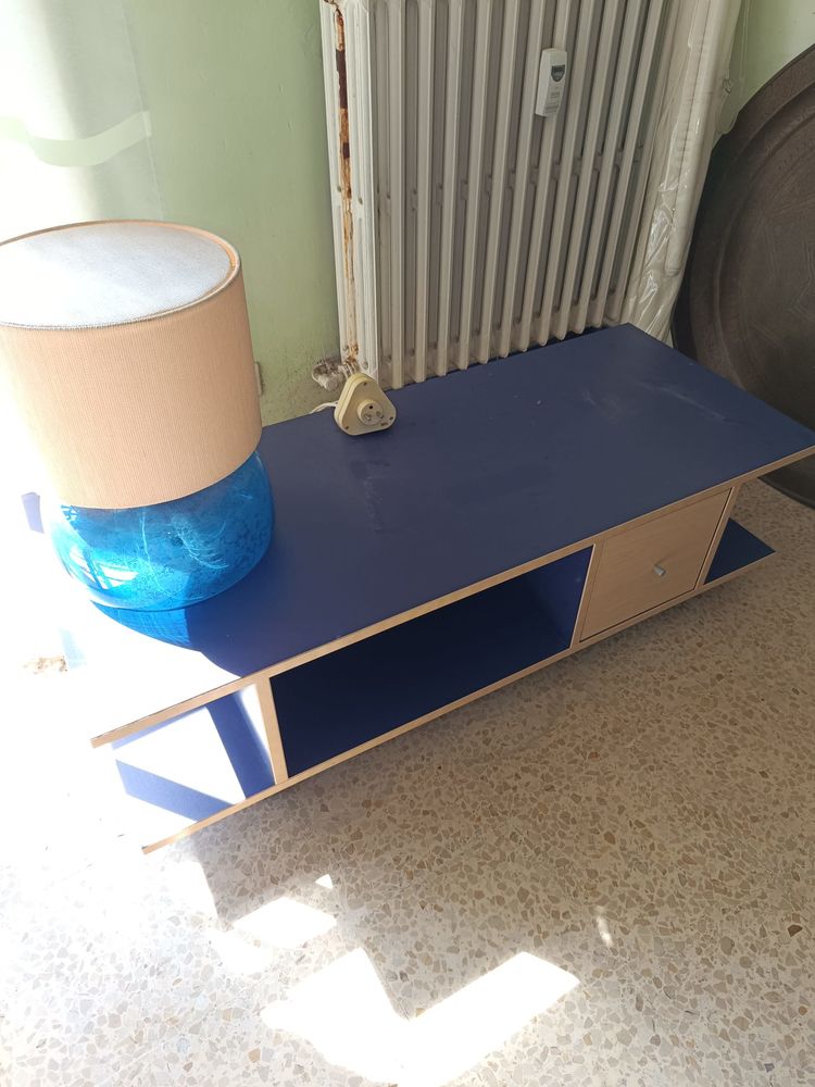 Meuble t�l� bleu sur roulettes 25 Six-Fours-les-Plages (83)