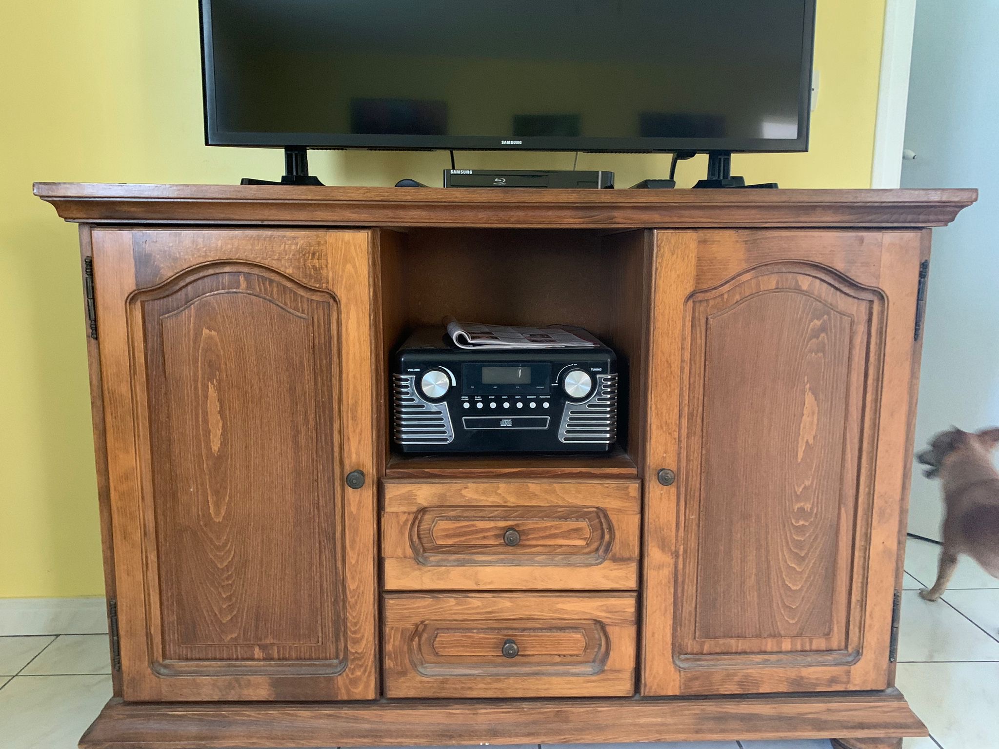 Meuble t�l� bois massif 
400 Couilly-Pont-aux-Dames (77)