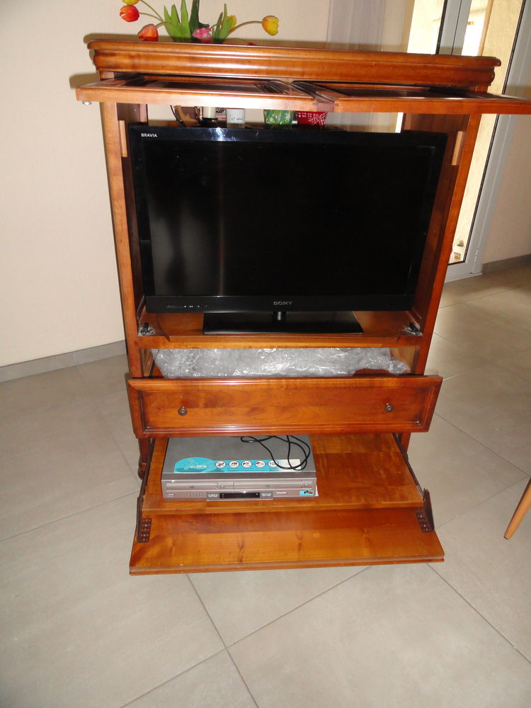 meuble de tele en hetre 150 Juvignac (34)