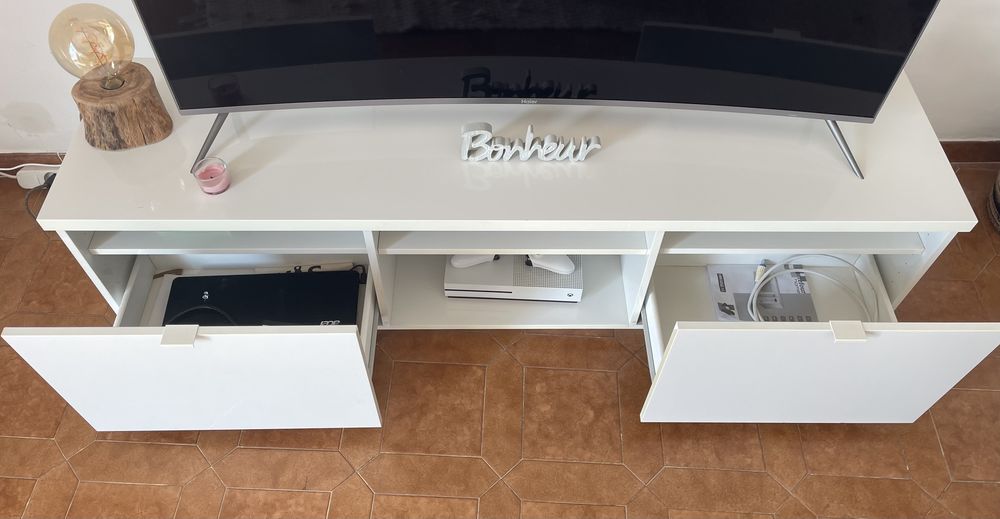 Meuble t�l� IKEA 40 Saint-Maximin-la-Sainte-Baume (83)