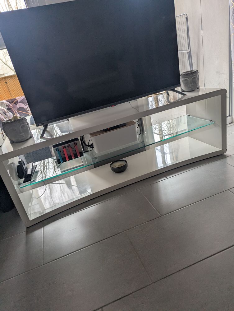 Meuble t�l� laqu� blanc 50 S�rignan (34)