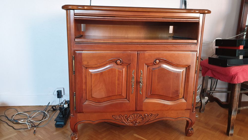 MEUBLE TELE EN MERISIER MASSIF
280 Agen (47)