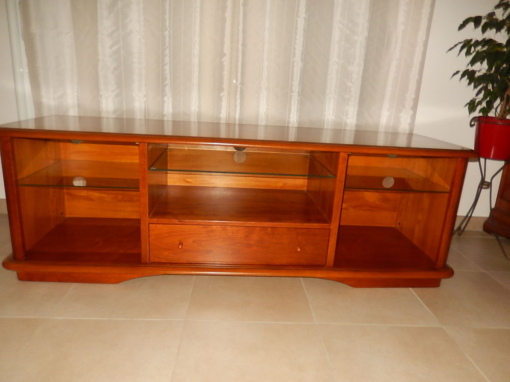 MEUBLE TELE EN MERISIER MASSIF 
300 Meschers-sur-Gironde (17)