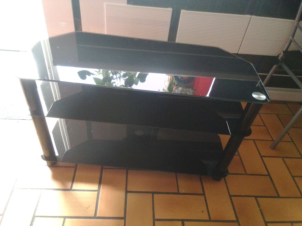 meuble t�l� noire en verre 60 Tourville-la-Rivi�re (76)