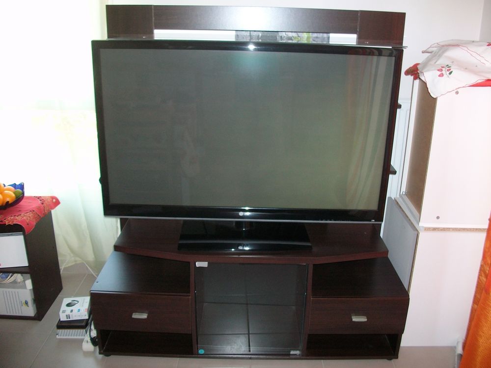 MEUBLE TELE
PRIX 20 EUROS.
TEL 0612909032 20 Bouleurs (77)