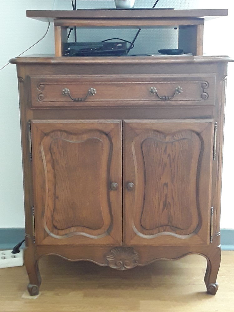 Meuble de t�l� et secr�taire 200 Courpi�re (63)