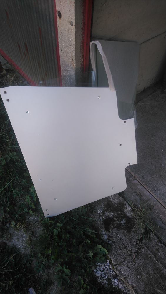 un meuble de tele tout neuf
il est dans son carton 200 La Brosse-Montceaux (77)