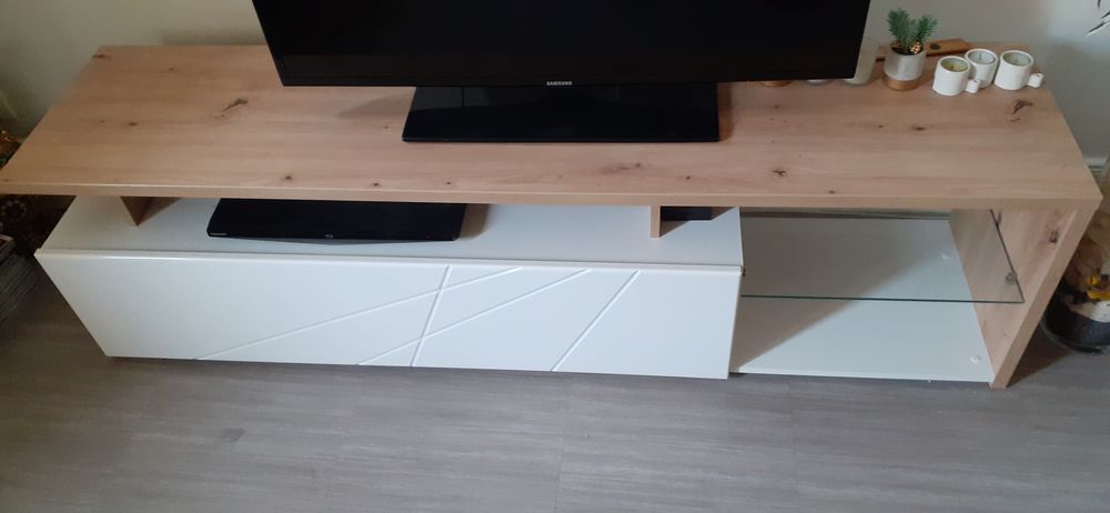 Meuble T�l� en tr�s bon �tat 60 Valserh�ne (01)