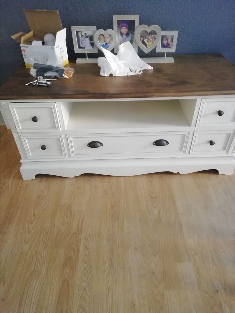 Meuble t�l� 120 Fr�jus (83)