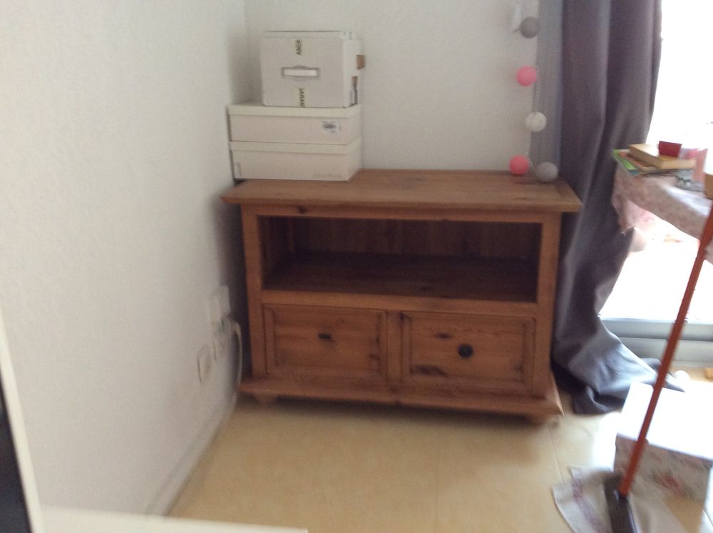 meuble t�l� 30 Nice (06)