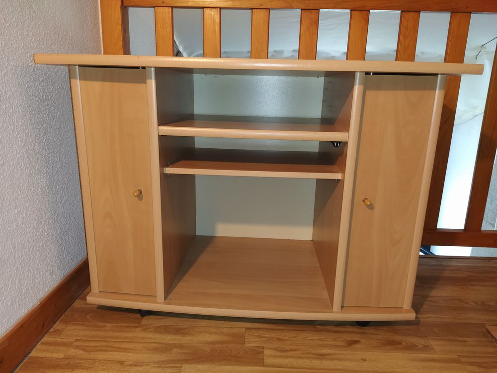 Meuble t�l� 40 Le Cheylard (07)