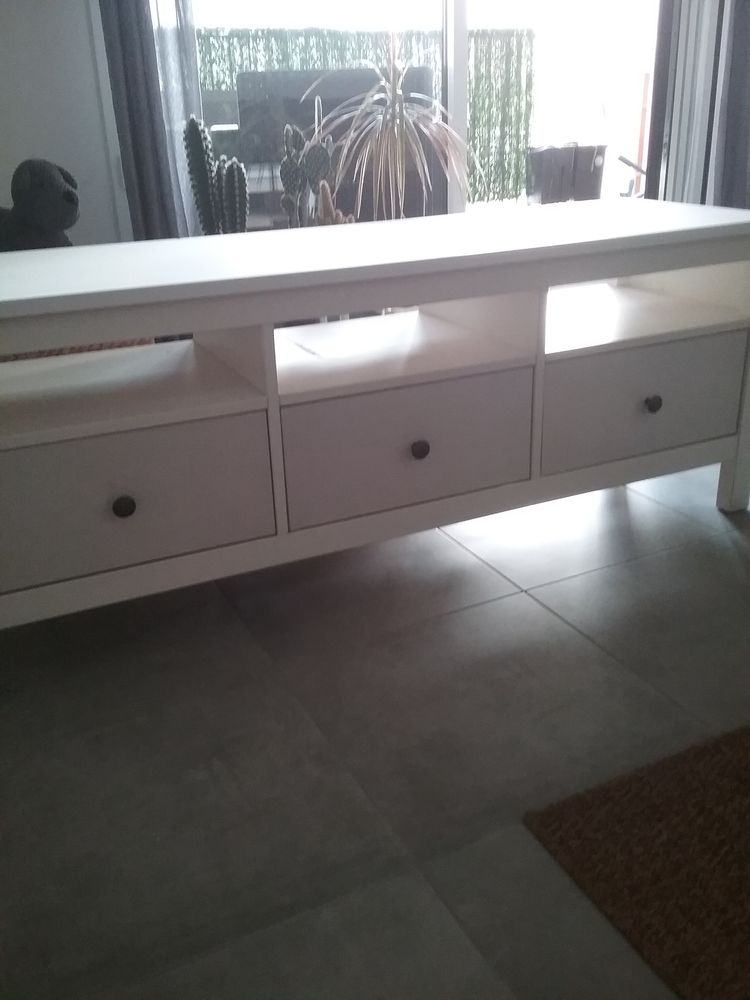 Meuble t�l� 110 Montpellier (34)