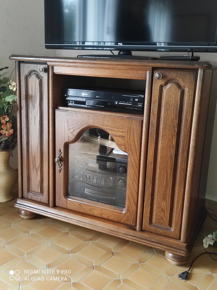 Meuble t�l� 200 Meximieux (01)