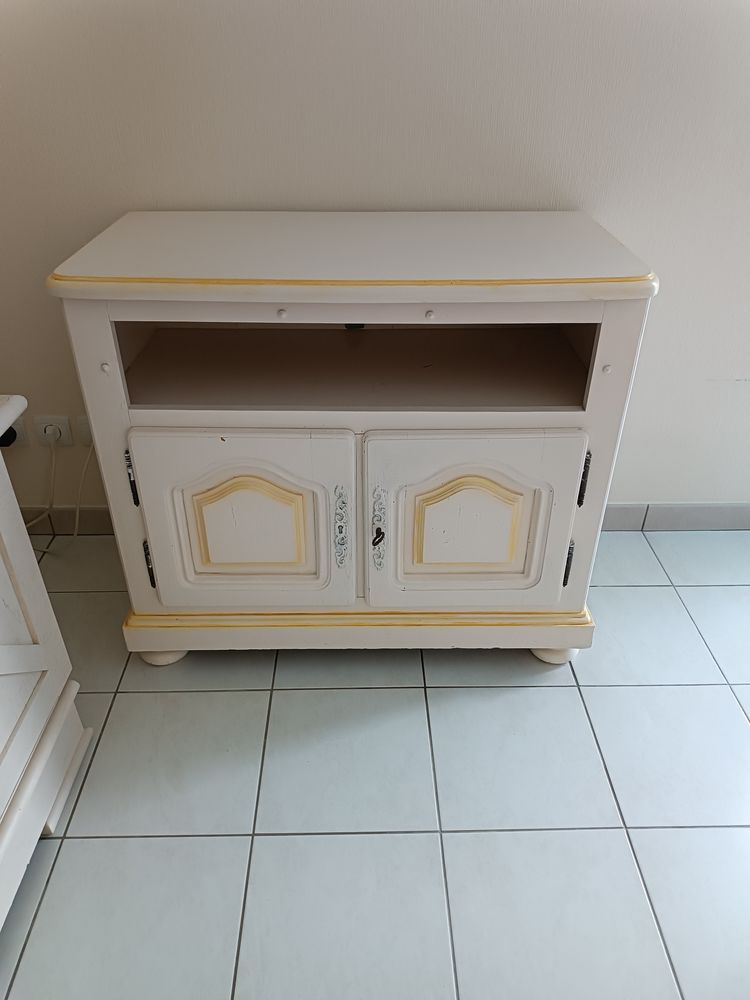 Meuble t�l� 1 Exideuil (16)