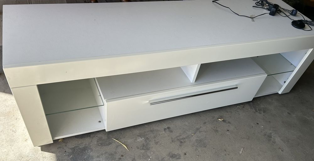 Meuble t�l� 70 Saint-Pierre-le-Mo�tier (58)