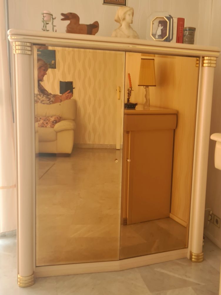 Meuble t�l� 90 Nice (06)