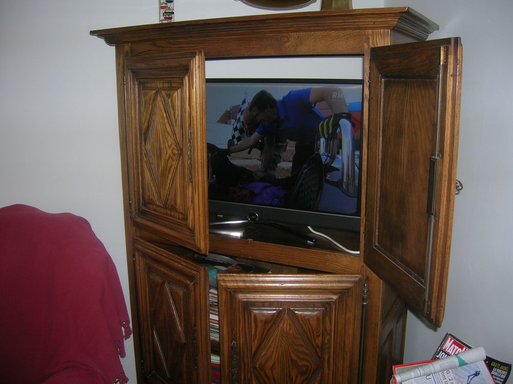 MEUBLE TELE 400 Hy�res (83)