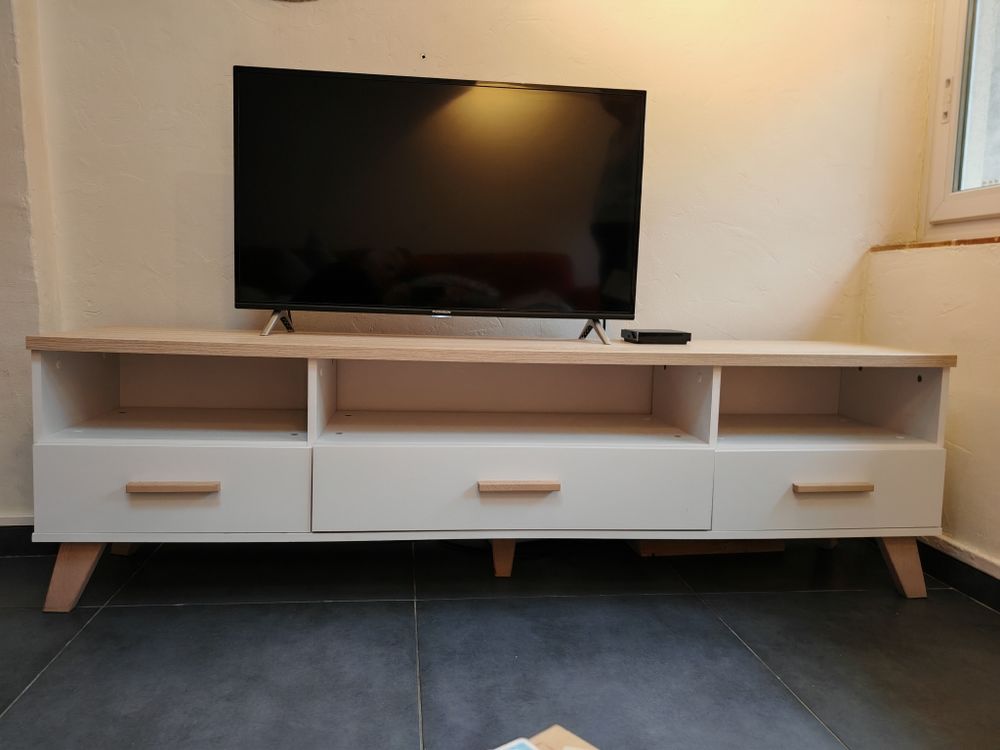 Meuble t�l� 95 Le Pontet (84)