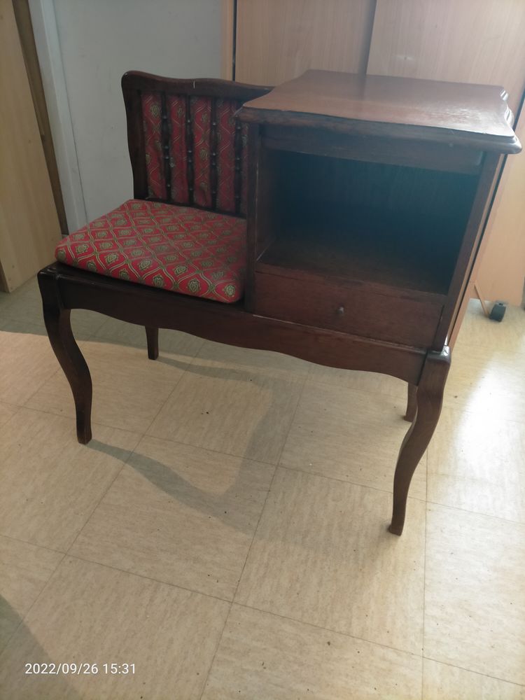 Meuble de t�l�phone avec si�ge et tablette r�tractable 35 Villeneuve-d'Ascq (59)