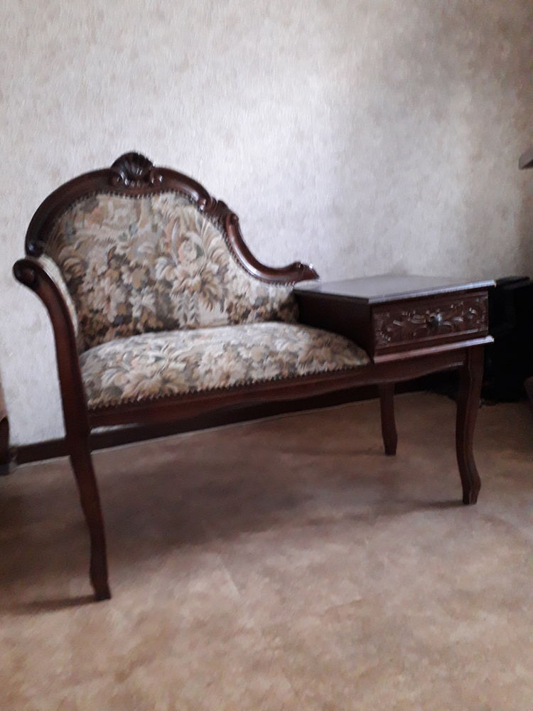 MEUBLE T�L�PHONE 80 Toulon (83)