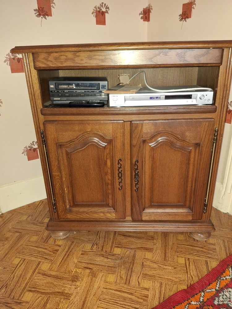 Meuble T�l�viseur
20 Chalon-sur-Sa�ne (71)