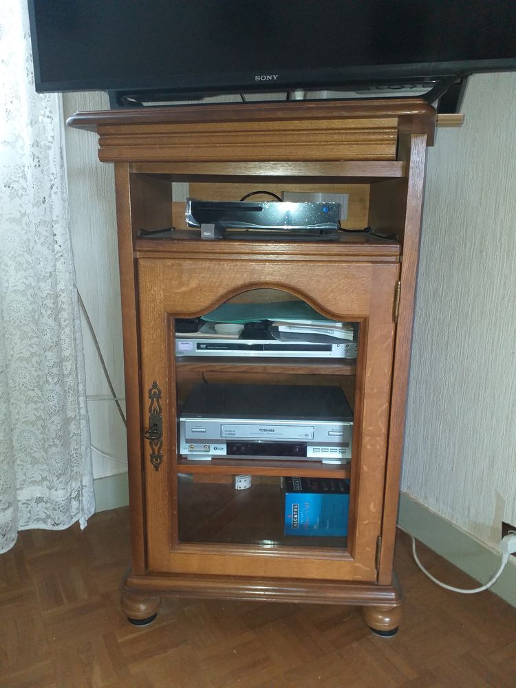 Meuble t�l�vision avec plateau orientable + vitrine 0 Amiens (80)