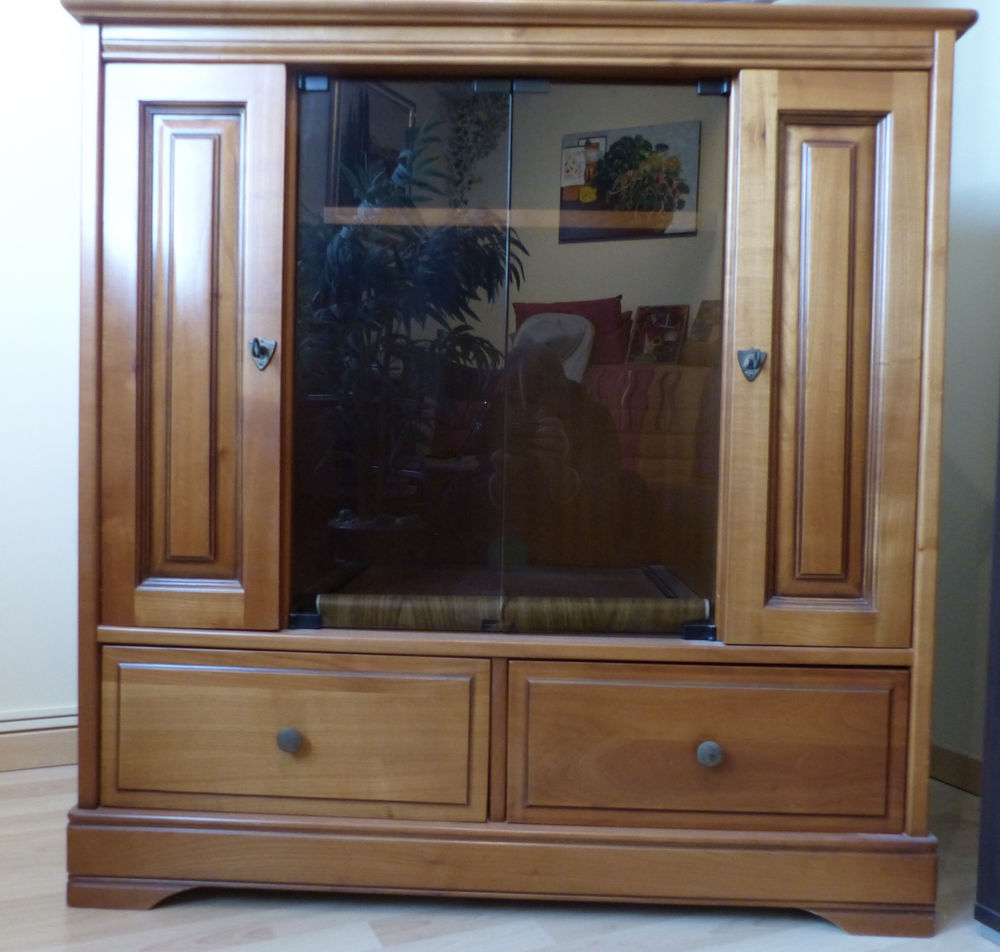 Meuble t�l�vision avec compartement multi m�dias 100 Agde (34)