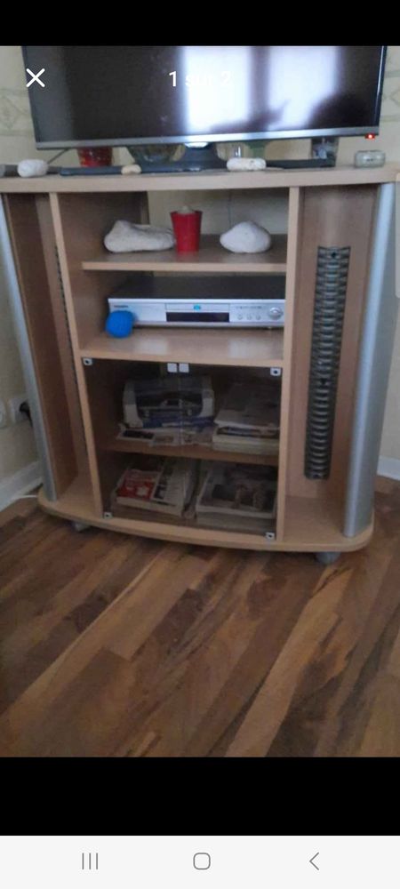 Meuble de t�l�vision hauteur 89 largeur 90 bon �tat � venir 150 Clermont-Ferrand (63)