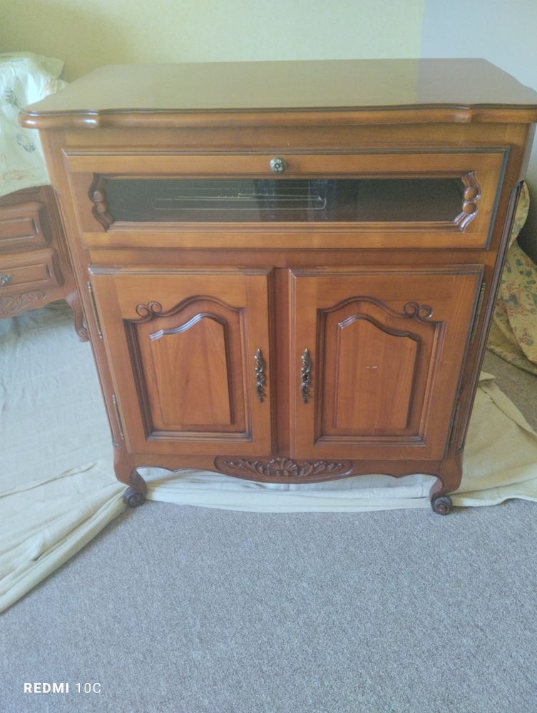 meuble t�l�vision en merisier 0 Le Poin�onnet (36)