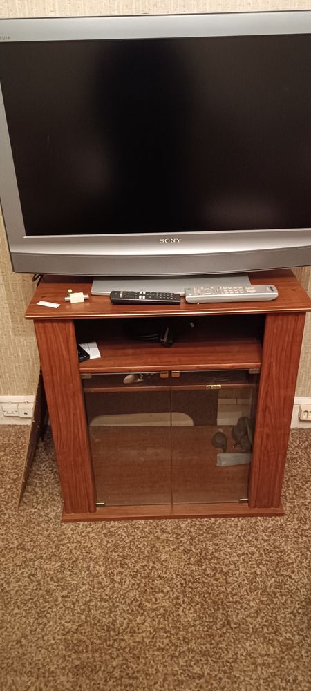 Meuble de t�l�vision + t�l�vision 20 Montussan (33)