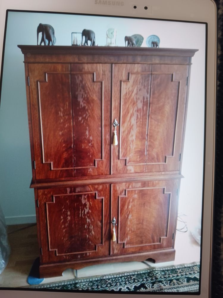 Meuble de t�l�vision. 250 Carri�res-sous-Poissy (78)