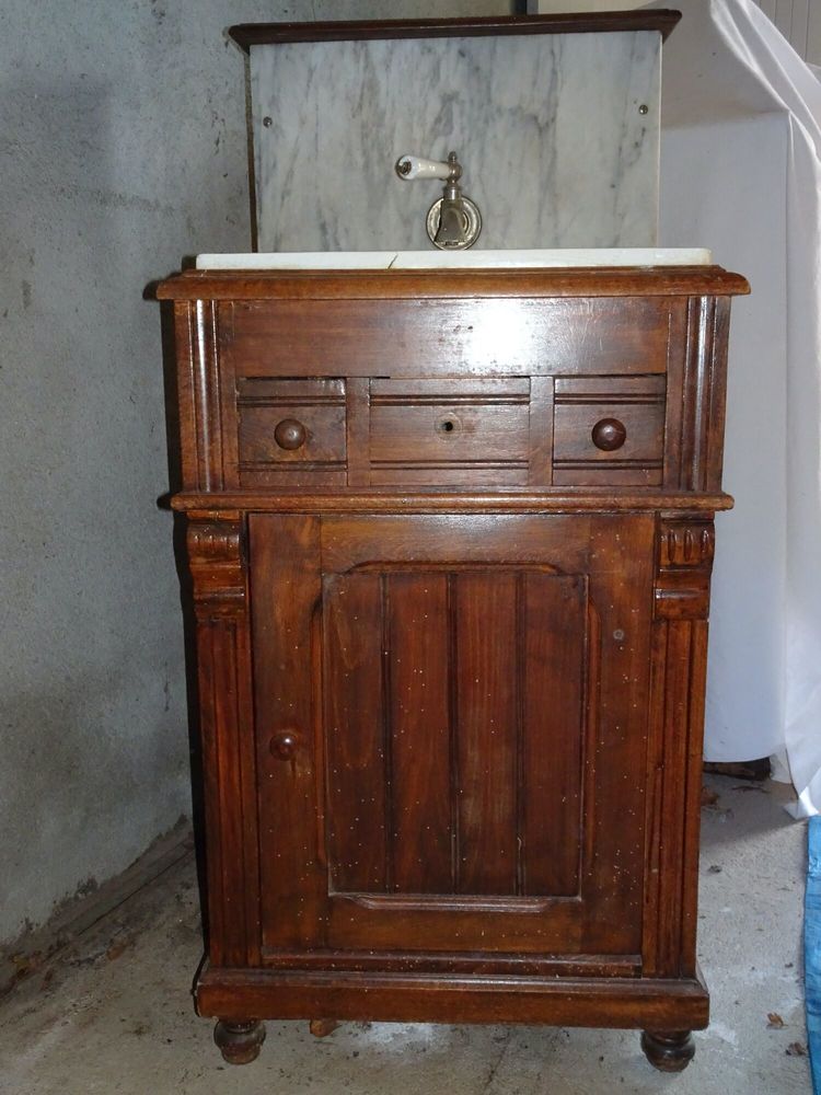 Meuble de toilette XIX�me 50 Saint-L�ger-Bridereix (23)