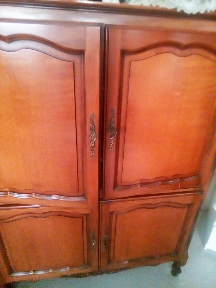 un meuble tres bon etat 150 La Brosse-Montceaux (77)