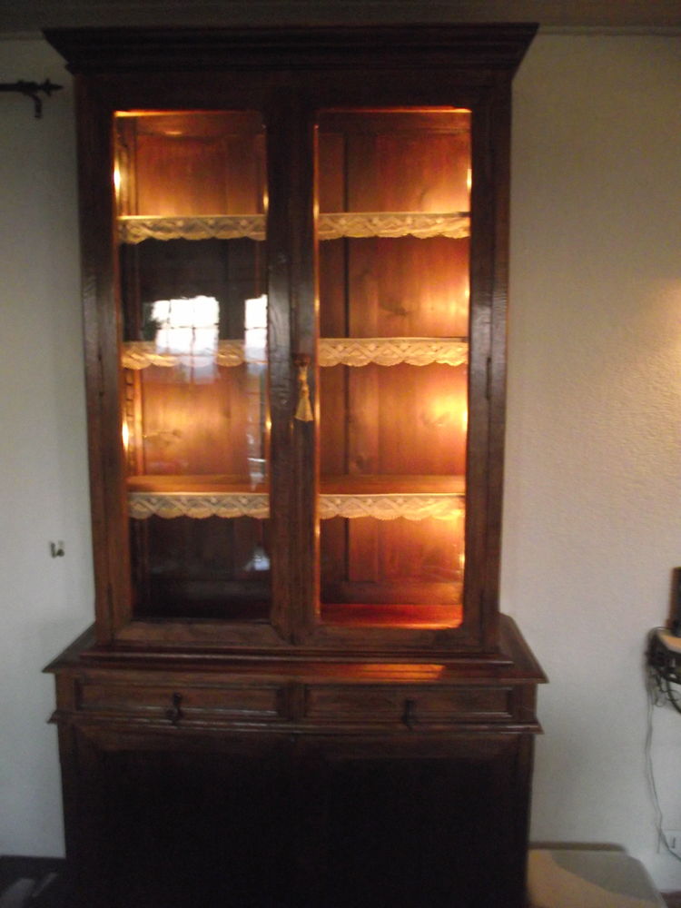 meuble type  vaisselier   + autres meubles 
200 Roquebrune-sur-Argens (83)